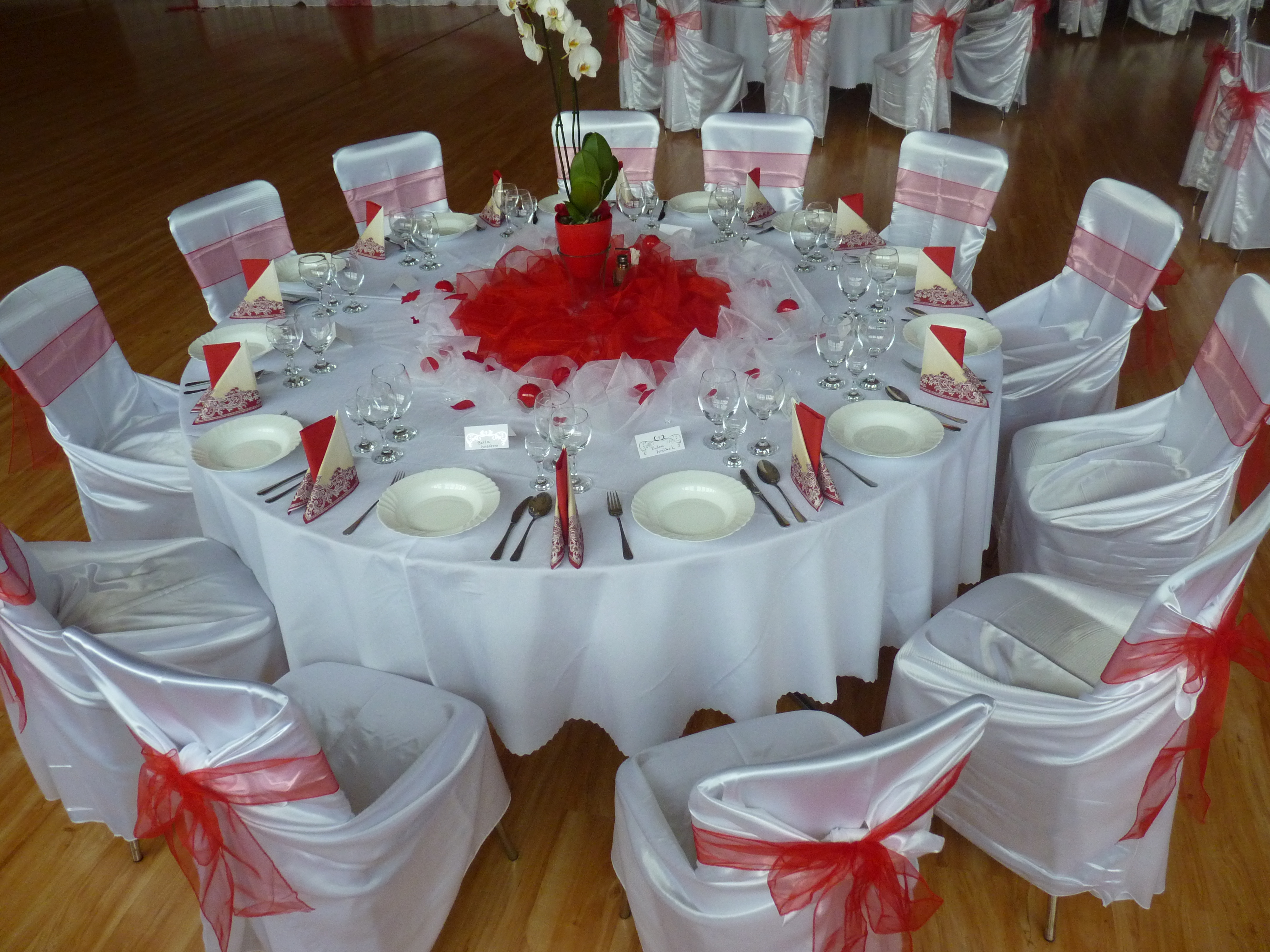 Červená svadba - okrúhle stoly - Reštaurácia Lietadlo, Podlipníky, Hanušovce n/T, Vranov n/T, Prešov